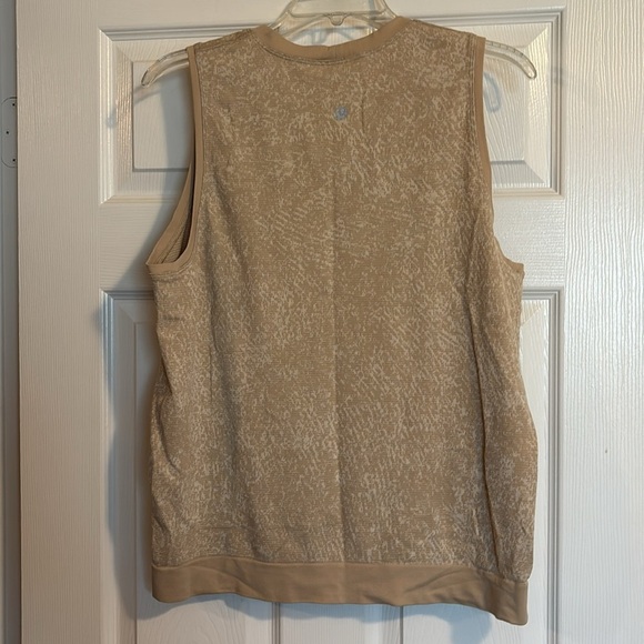 Lululemon Swiftly Breathe women’s tan muscle tank top size 10-12 - Picture 6 of 8